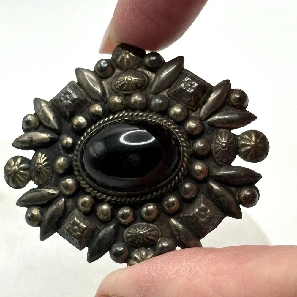 Vintage 800 Silver Onyx Brooch Southwest Statement Intricate Detail Mexico